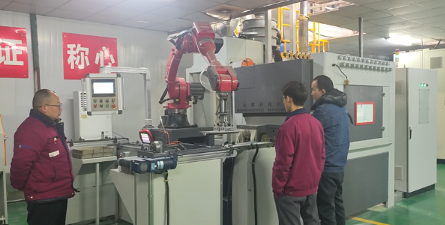 大渡口喷砂机在模具清理中的专业应用